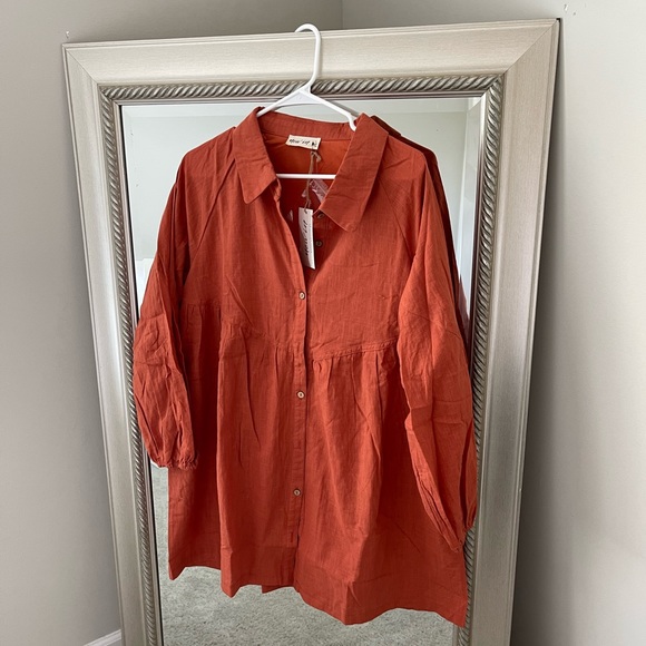 VICI Dress - Picture 1 of 8